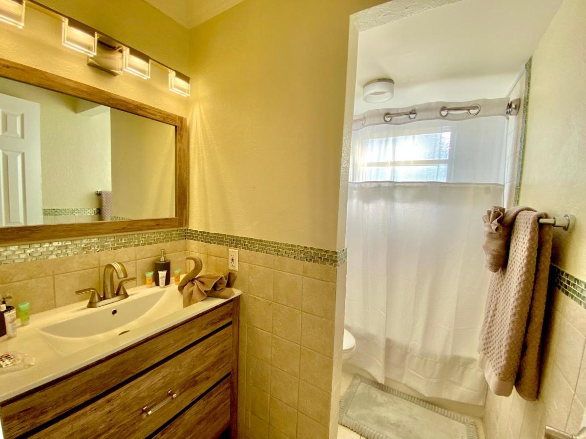 Deluxe Waterfront One Bedroom Apartment With Miami Skyline View, Free Parking 5 Mins Drive To Miami Beach Exterior foto