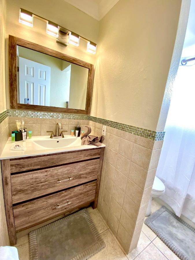 Deluxe Waterfront One Bedroom Apartment With Miami Skyline View, Free Parking 5 Mins Drive To Miami Beach Exterior foto